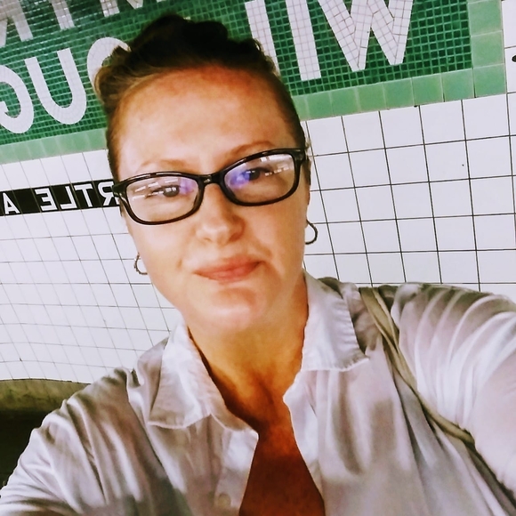 Meet your Posher, Janet - Picture 1 of 1